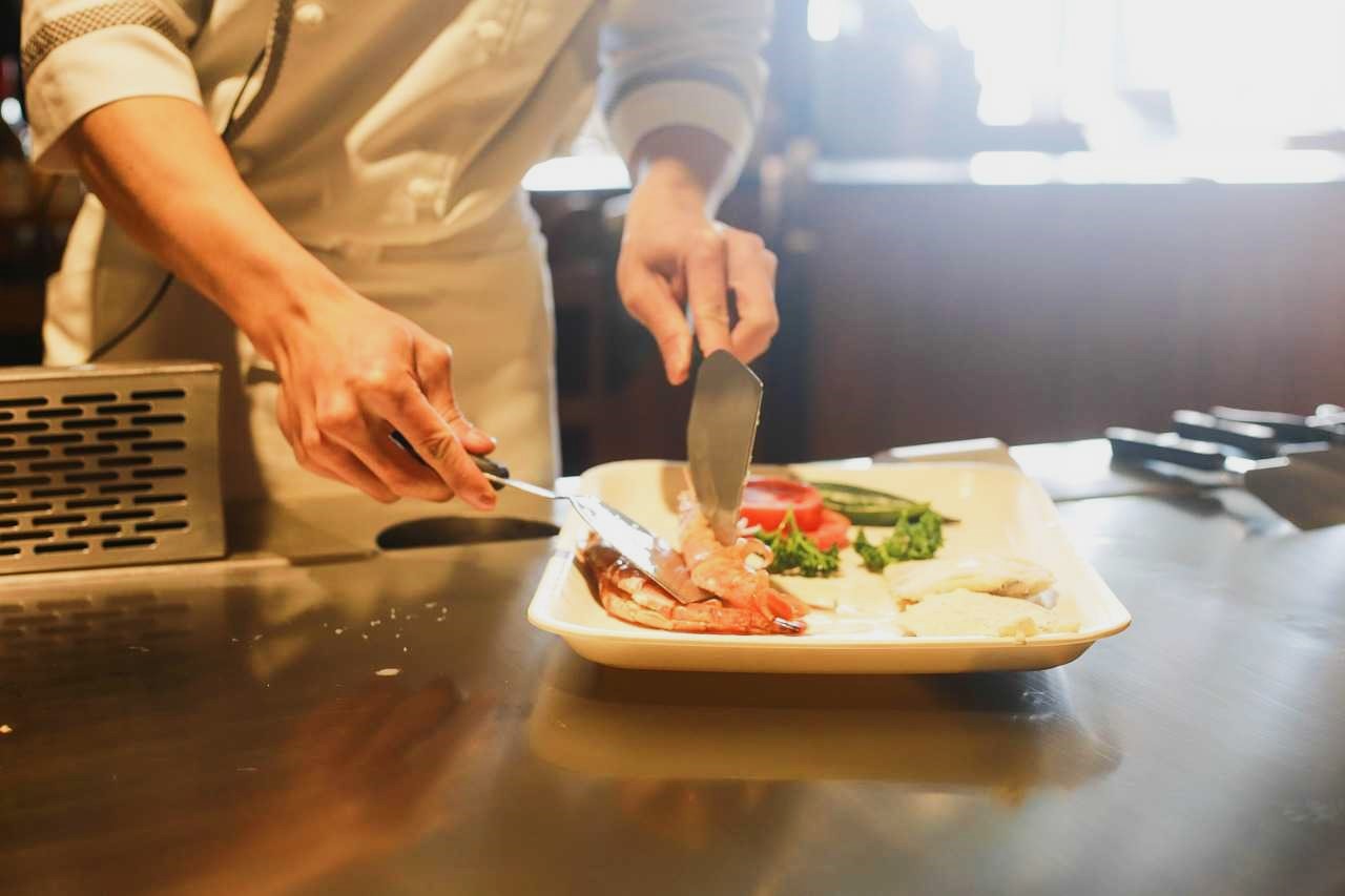 AI in Home Cooking How Smart Kitchen Technology Is Changing Daily Meal Preparation